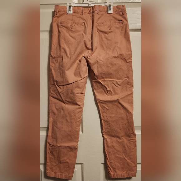 Tommy Hilfiger Men Pink Chino Khaki Pants Size 32x30 - Picture 3 of 4